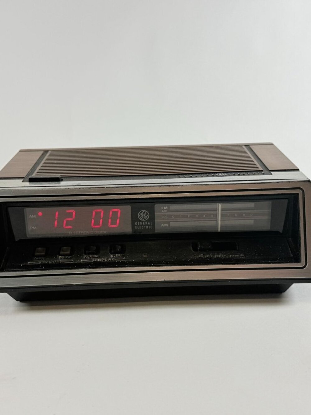 Vintage GE 7-4650H AM FM Alarm Clock Radio Red LED Dimmable Working